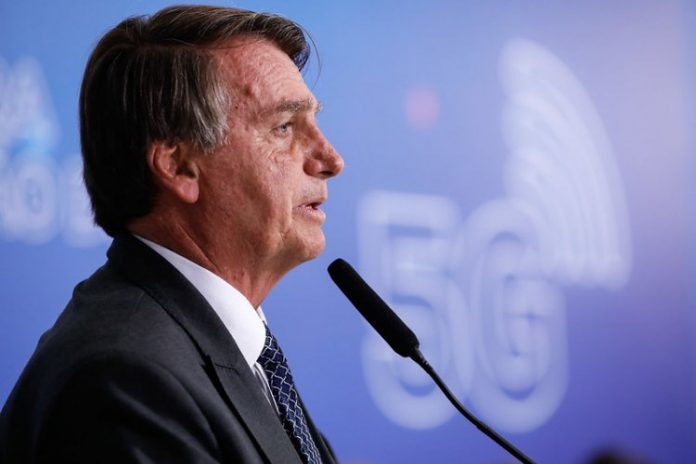 Não se sabe se Bolsonaro precisa de um marqueteiro ou de um mágico para as eleições 2022