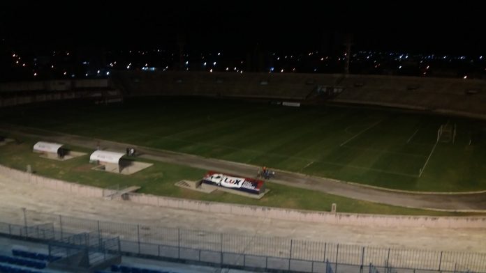 Torcedor fica ferido durante confusão no Estádio Amigão, em Campina Grande