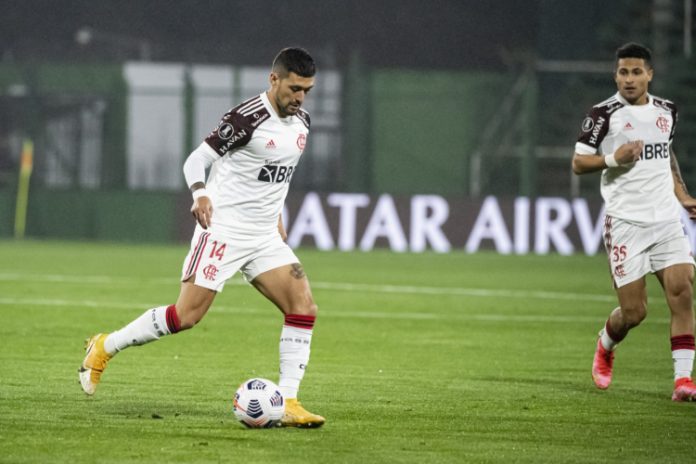 Flavio Prado comenta renovação de Arrascaeta com Flamengo: ‘Quatro anos é muito tempo’