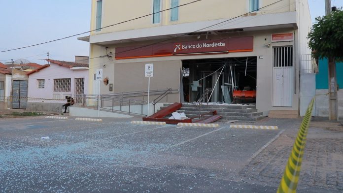 Agência bancária é explodida em Picuí, na Paraíba