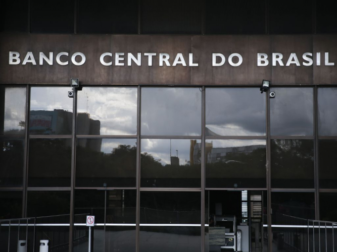 Mercado financeiro revisa PIB para cima e vê inflação mais alta em 2022 e 2023