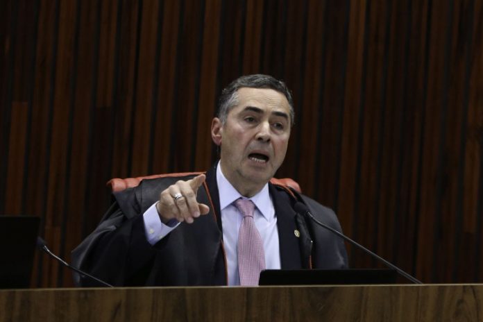 Barroso e WhatsApp anunciam parceria contra disparos em massas nas eleições