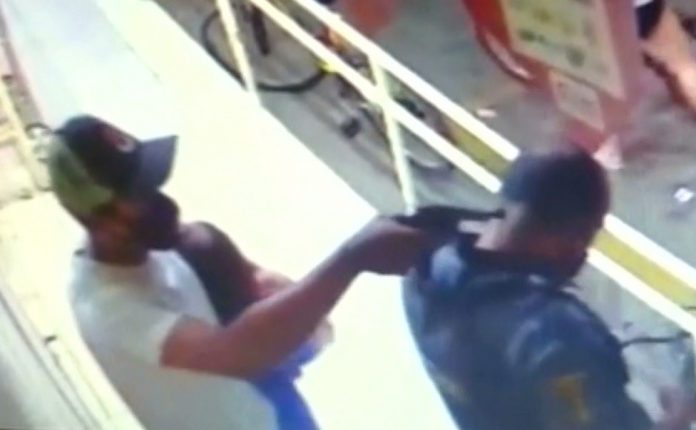 Panificadora é assaltada e segurança tem arma e colete roubados, em João Pessoa; VÍDEO