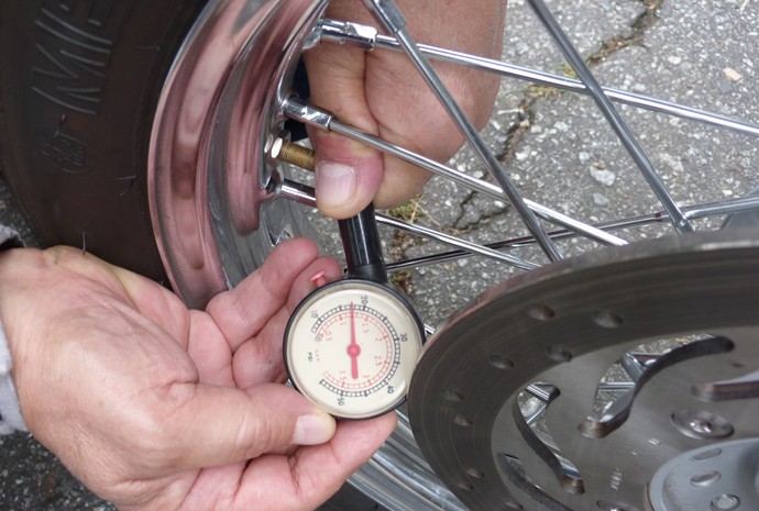 Postos sem calibrador de pneus devem fazer a instalação em até 30 dias em João Pessoa, diz Procon