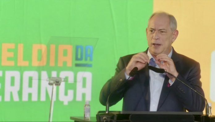 Com críticas a Lula, Bolsonaro e Moro, Ciro Gomes lança sua quarta candidatura à Presidência