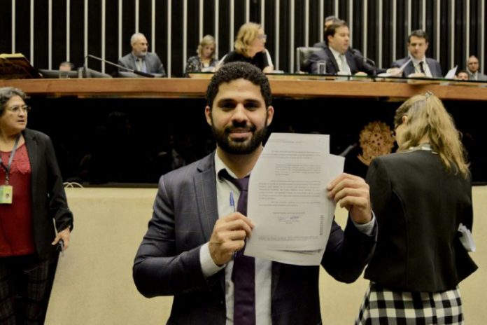 Deputado David Miranda anuncia saída do PSOL para o PDT