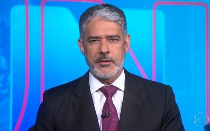 Justiça nega pedido de prisão contra William Bonner por incentivar vacinação de crianças