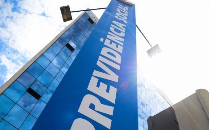 Governo confirma novos valores para benefícios do INSS e teto passa para R$ 7.087