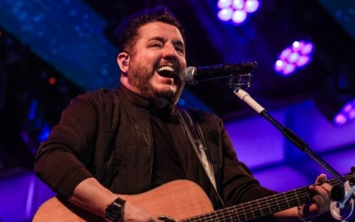 Avião com Bruno, dupla de Marrone, e sua família apresenta falha e pousa em Sorocaba