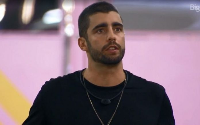 ‘BBB 22’: Pedro Scooby diz que lição de casa foi criada para ‘punir crianças’
