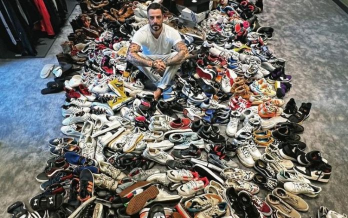 Felipe Titto se irrita com críticas por mostrar coleção de tênis: ‘Vou continuar comprando’