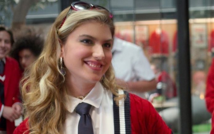 ‘Estava 200% fora da minha zona de conforto’, afirma Giovanna Grigio, única brasileira na ‘Rebelde’ da Netflix