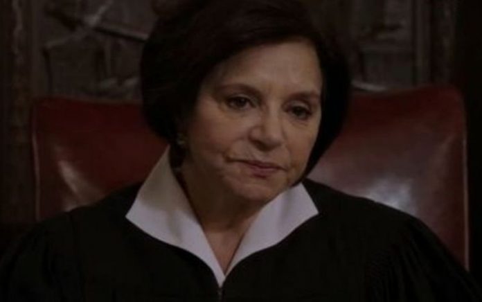 Morre Kathryn Kates, de ‘Orange Is the New Black’ e ‘Law & Order’, aos 73 anos, vítima de câncer