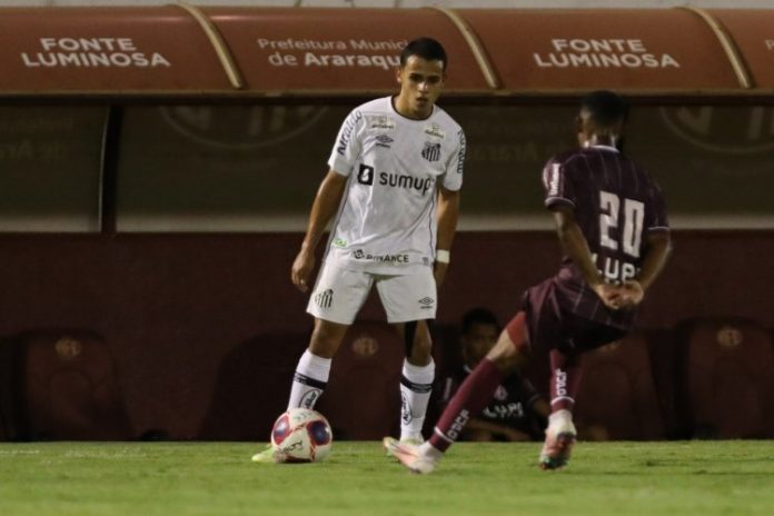 Nos pênaltis, Santos vence a Ferroviária e avança às oitavas de final da Copinha