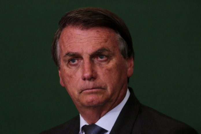 Bolsonaro deve faltar a depoimento sobre vazamento de dados sigilosos, dizem auxiliares