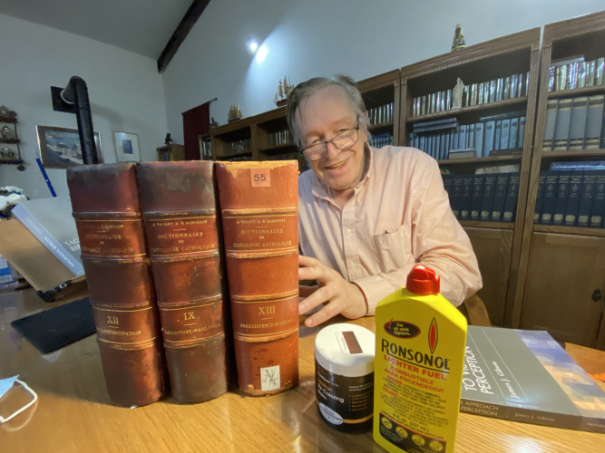 Bolsonaro lamenta morte de Olavo de Carvalho: ‘Farol para milhões de brasileiros’