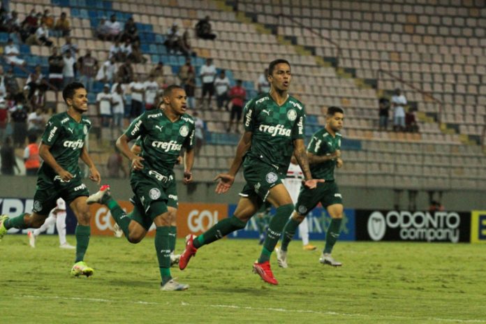 Com confusão no fim, Palmeiras vence clássico contra o São Paulo e está na decisão da Copinha