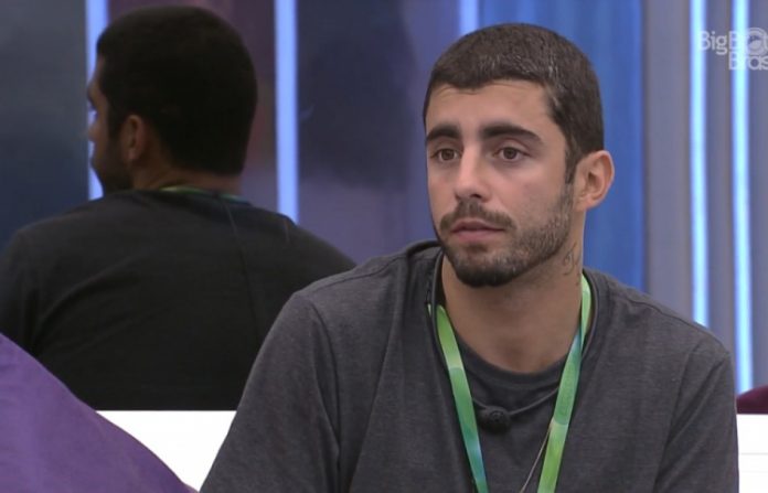 ‘BBB 22’: Pedro Scooby fala para outros brothers sobre o relacionamento com Luana Piovani