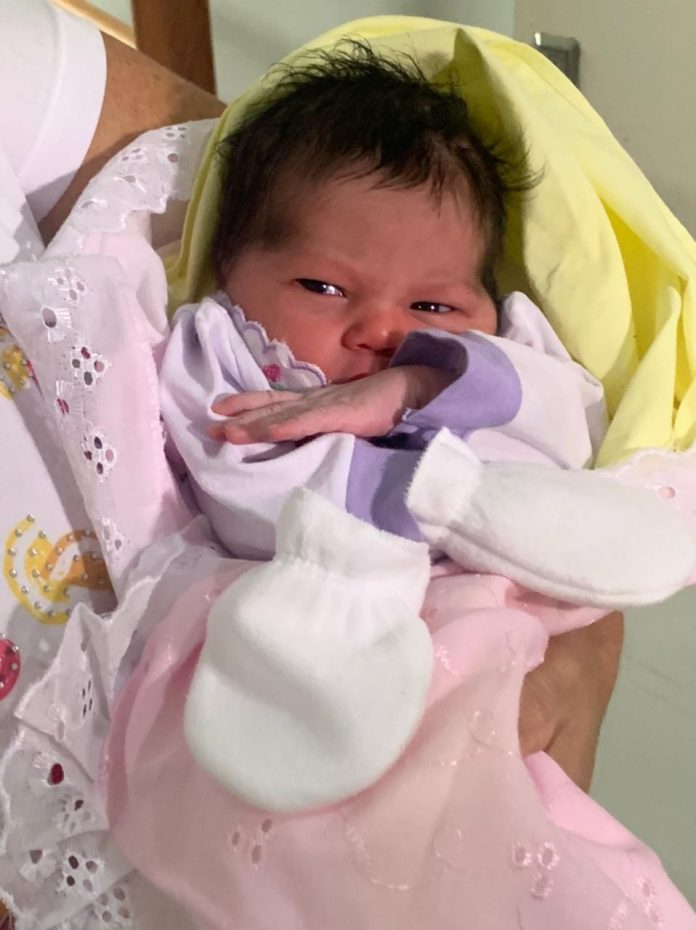Menina é a primeira criança a nascer em 2022 em Natal