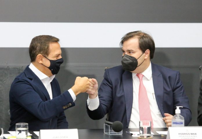 Rodrigo Maia vai coordenar o programa de governo de João Doria para as eleições