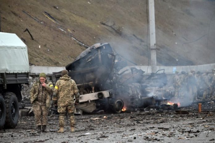 Presidente da Ucrânia diz ter ‘desmantelado’ plano de Moscou e lança apelo por defesa de Kiev