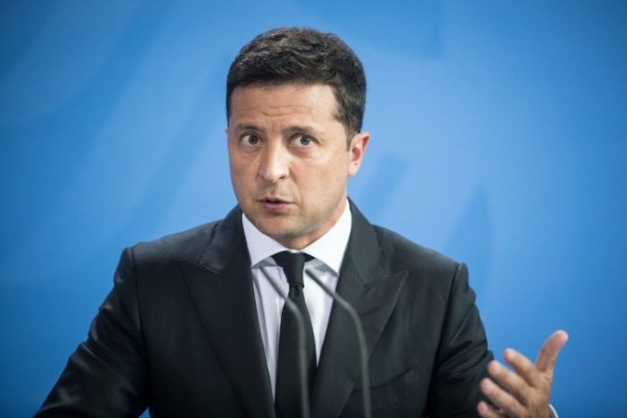 Zelensky anuncia 137 mortos e diz que Ucrânia foi deixada sozinha contra a Rússia