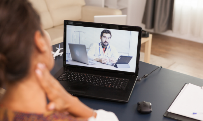 Quase metade dos médicos usa telemedicina; método divide opiniões