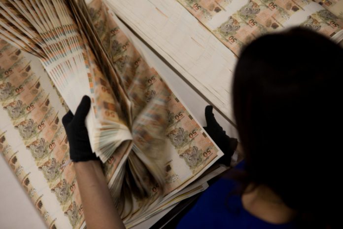 O que é a Selic e como a taxa afeta o seu bolso?