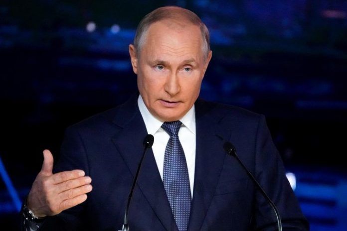 Putin autoriza início de operação militar da Rússia na Ucrânia