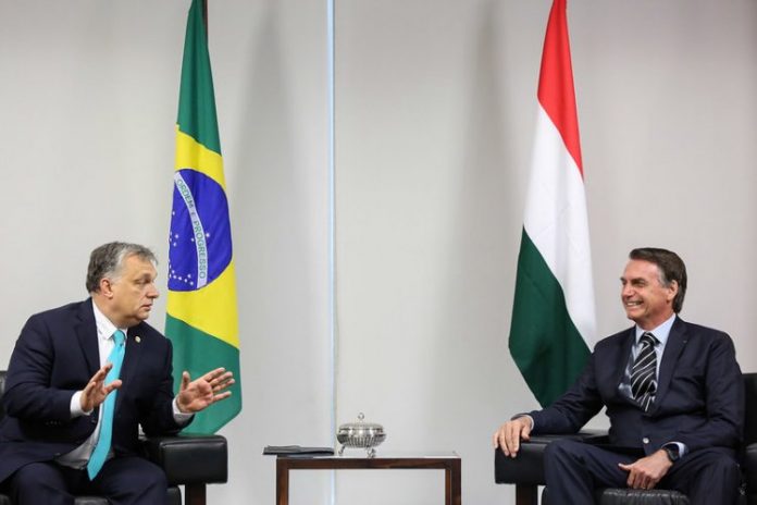 Visita de Bolsonaro a Viktor Orbán serviu para mostrar o que o presidente brasileiro pensa