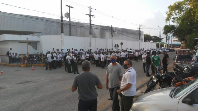 Motoristas de ônibus de João Pessoa paralisam atividades em protesto por melhorias, nesta quinta-feira (3)