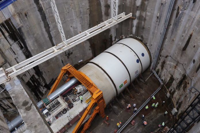 Tatuzão fica alagado e danificado após acidente que originou cratera na Marginal Tietê