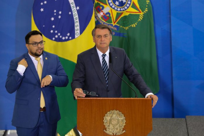 Ao criticar Lula sobre regulamentação da mídia, Bolsonaro está refrescando memória do povo, diz Bruna Torlay