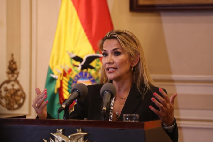 Jeanine Áñez denuncia ‘tortura psicológica’ após 12 dias de greve de fome