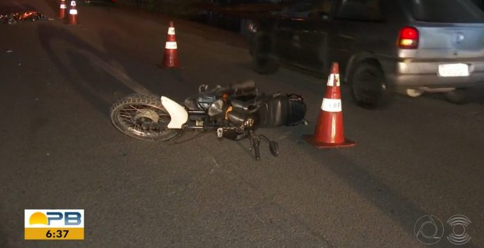 Homem morre e outro fica ferido em acidente entre duas motos, em Bayeux, PB