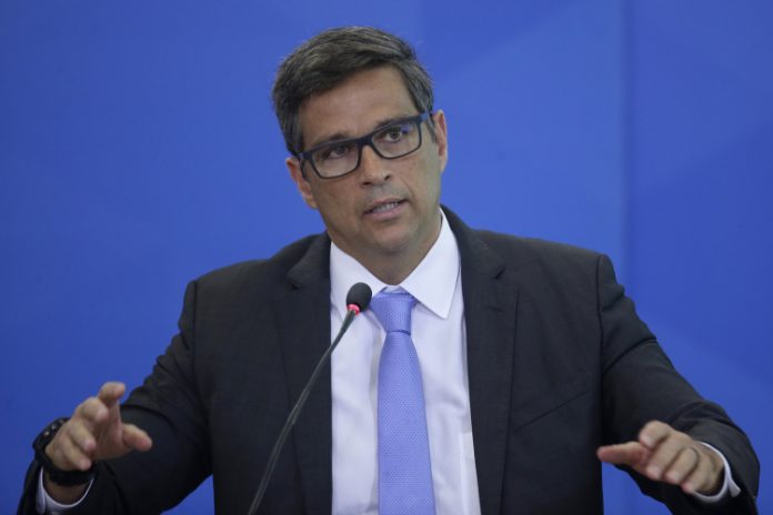 Pico da inflação será entre abril e maio, diz Campos Neto