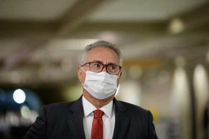 Renan Calheiros defende federação do MDB com o União Brasil e fala em ‘contraposição ao Centrão’ no Legislativo