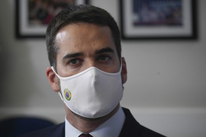 Leite é ‘extraordinária alternativa’ para disputa do PSD à Presidência, diz Kassab