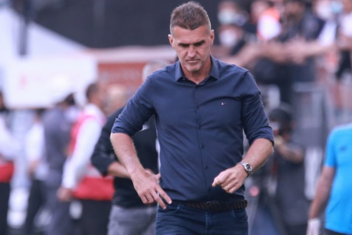 Grêmio demite o treinador Vagner Mancini