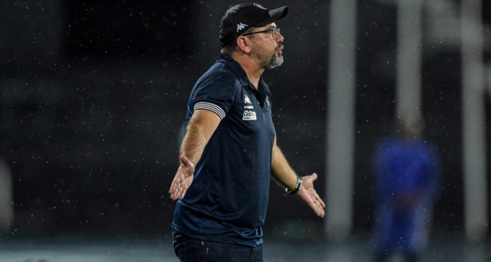 Botafogo anuncia demissão de Enderson Moreira