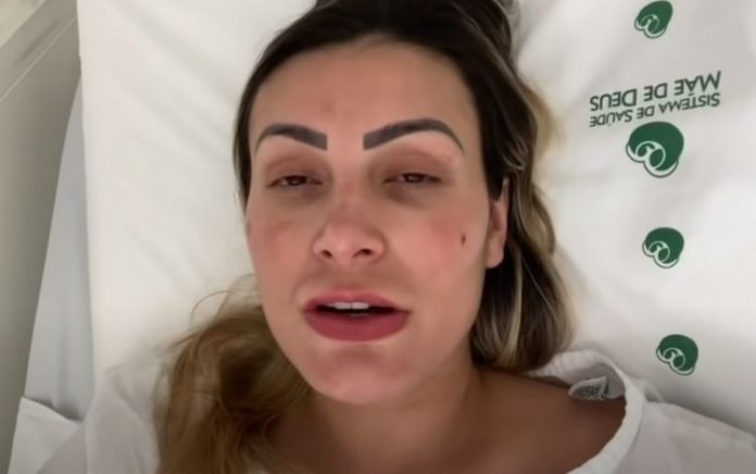 Internada, Andressa Urach diz que teve pico de pressão em audiência contra a Igreja Universal