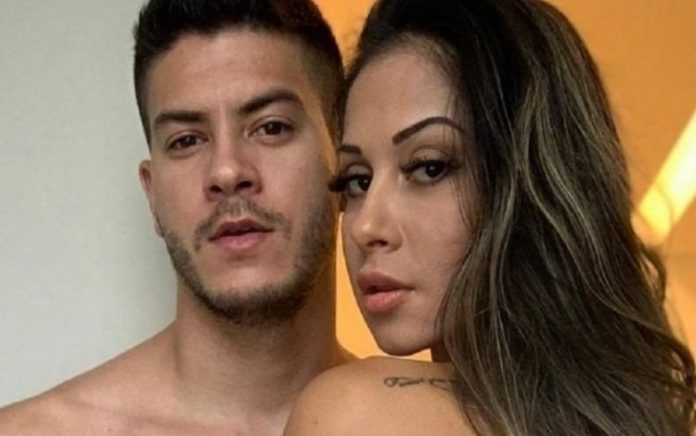 Maíra Cardi explica por que ouve louvor na hora do sexo com Arthur Aguiar