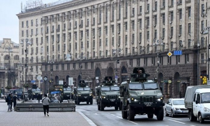 Rússia impõe prazo para negociações em Belarus; Kiev defende encontro em local neutro