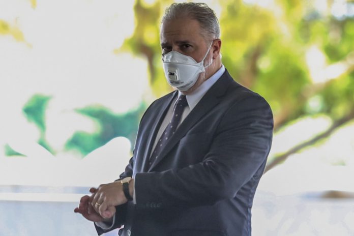 Aras testa positivo para Covid-19 e não participará da reabertura do ano legislativo no Congresso