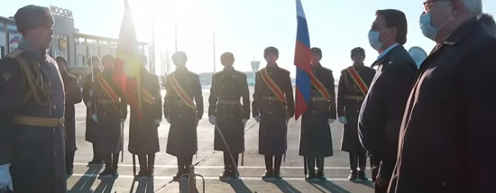 Bolsonaro desembarca em Moscou para encontro com Putin e empresários