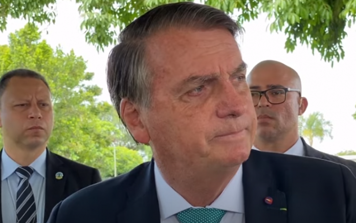 ‘Vamos torcer pela paz lá’, diz Bolsonaro sobre Rússia e Ucrânia