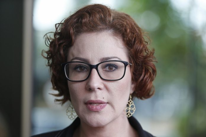 Carla Zambelli pede para governo do Rio fazer testes de Covid-19 em participantes do ‘BBB 22’