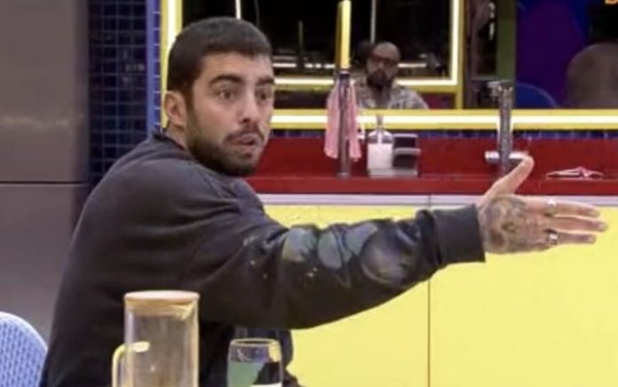 ‘BBB 22’: Pedro Scooby grita com Bárbara durante discussão e Tiago Abravanel interfere