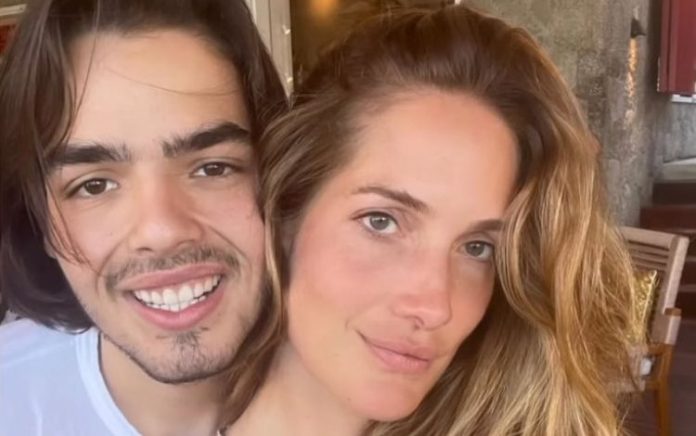 Filho de Faustão completa 18 anos e dá beijão em namorada, de 33 anos; veja