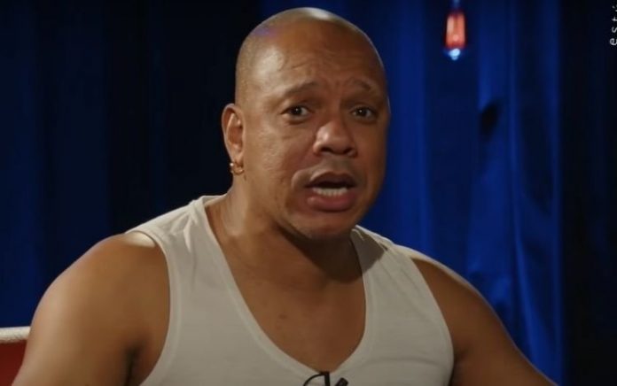 Vocalista do Molejo fala das relações sexuais que já teve com outros homens